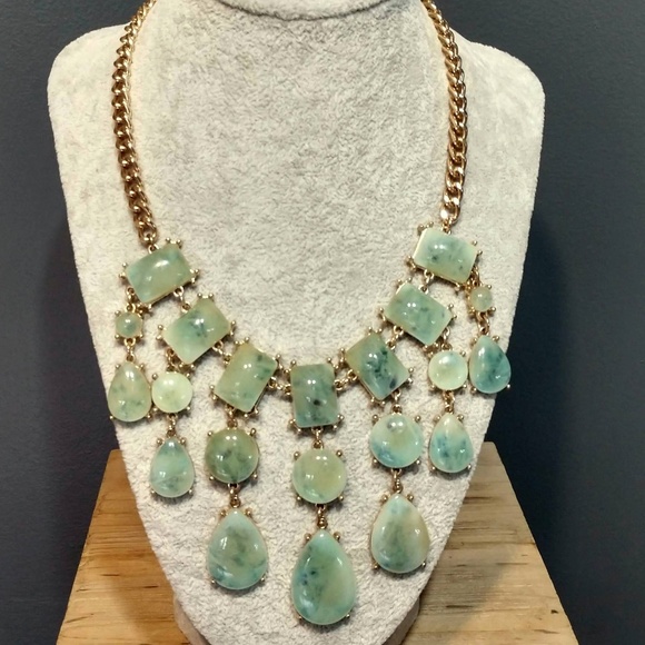 Jewelry - Green glass necklace